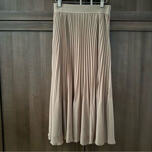 Aritzia Twirl Pleated Skirt by Wilfred, Chiffon, Nomad Taupe, Size S
